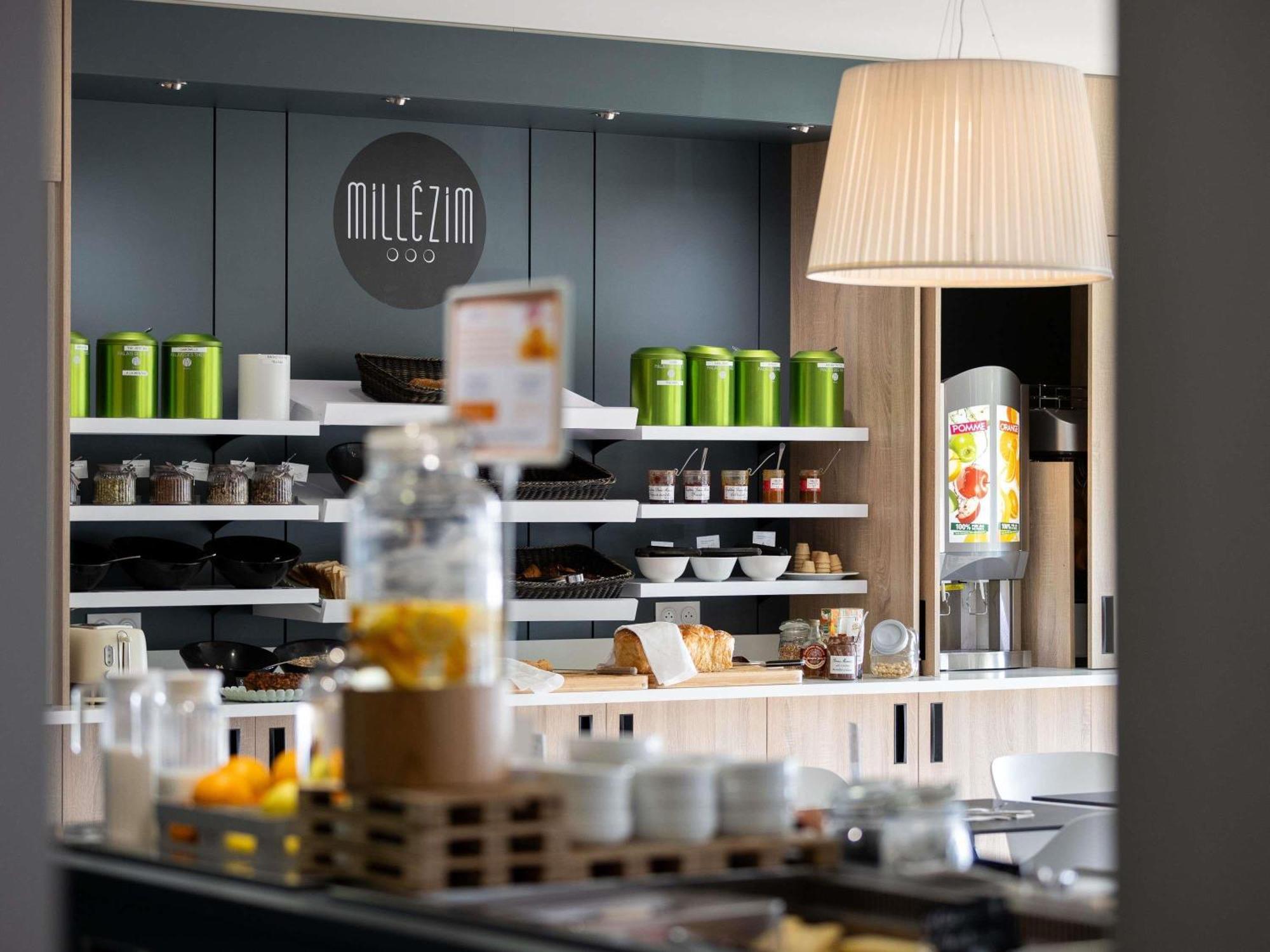 Hotel Ibis Styles Chalon Sur Saone Esterno foto